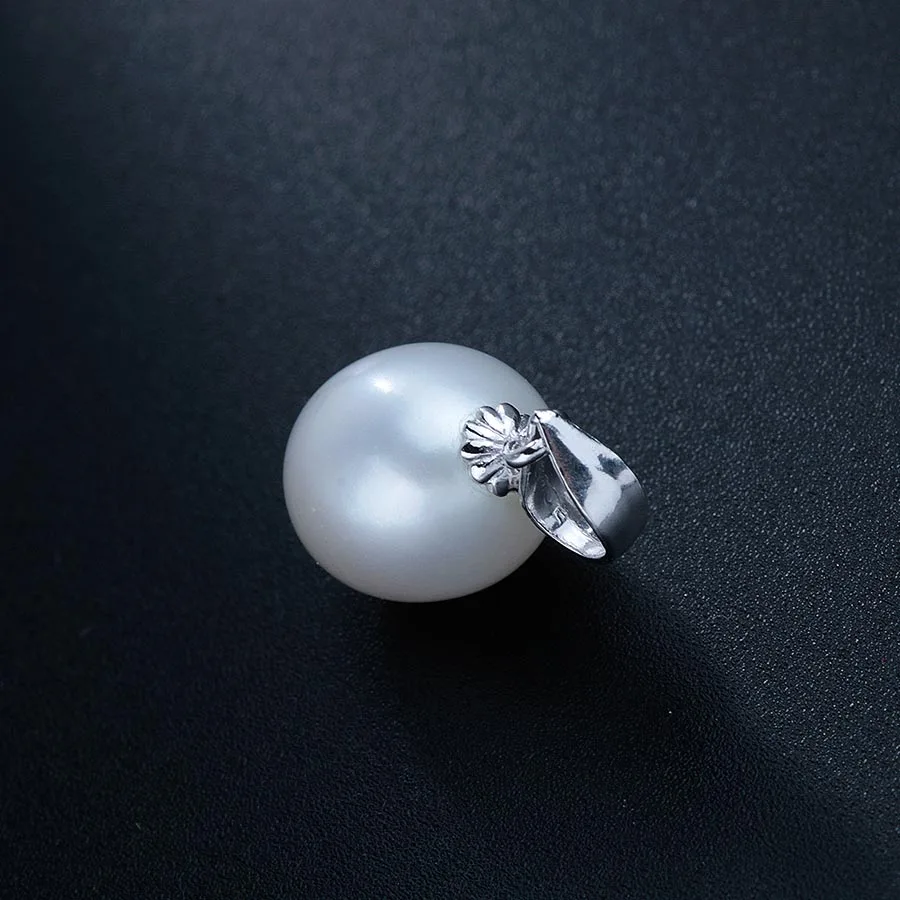 Pearl Trim Chain - Diskon besar Aksesori liontin mutiara empat